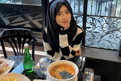 OOTD Hangout Sabtu ala Hijabers Cantik Shireeenz, Memukau!