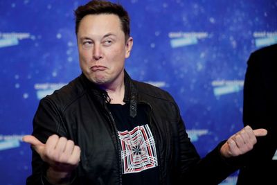 Auto Cuan, Hasil Lelang Barang Kenangan Elon Musk dan Mantan Pacarnya Capai Rp2,4 Miliar!