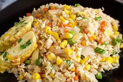 Resep Nasi Goreng Hong Kong ala Chef Devina Hermawan: Enak, Praktis, Cocok Buat Sarapan!