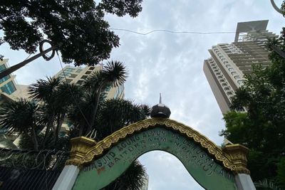 Terhimpit Apartemen, Ada Masjid Unik di Daerah Casablanca, Jaksel: Bikin Betah Ibadah