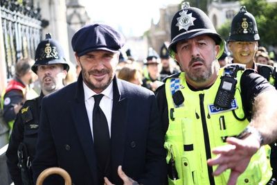 Demi Berikan Penghormatan Terakhir untuk Ratu Elizabeth II, Beckham Rela Antre 12 Jam!