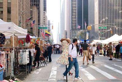 Ternyata New York Juga Punya Car Free Day, Banyak PKL Jualan dengan Harga Miring!