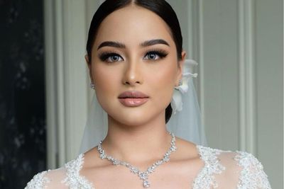 Potret Makeup Hollywood Glam Amanda Khairunnisa, Adik Maudy Ayunda yang Menikah