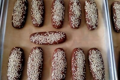 Cuma Jualan Roti Jadul, Sehari Cuannya Ngalahin Gaji PNS Sebulan! Tertarik Coba?