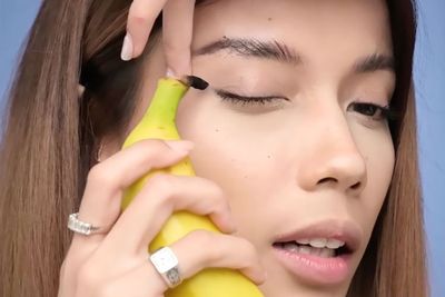 Wow, Sabrina Chairunnisa Berhasil Makeup Cuma Pakai Buah-buahan Hasilnya Memukau