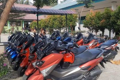 Parkiran SMA Ini Viral, Motor Diparkir Sesuai Merek dan Warna: yang Beda Minggir!