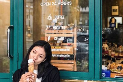 Ada Kafe Estetik Nyempil di Kayutangan Heritage, Menunya Kopi Singapura dan Es Italia