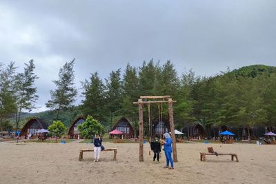 Pantai Midodaren, Saingan Ancol Tapi Punya Pemandangan Mirip di Bali