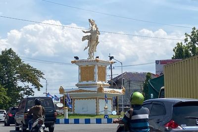 Misteri Keberadaan Patung di Setiap Perempatan Ponorogo, Ternyata Ini Tujuannya!