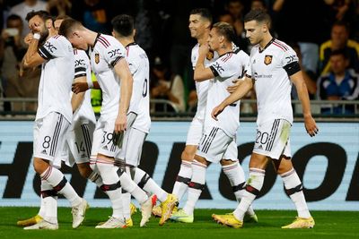 Man United Main Bola di Samping Apartemen, Banyak Penonton Gratisan Ikut Nimbrung