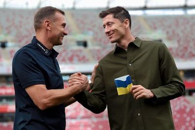Jumpa Andriy Shevchenko, Lewandowski akan Pakai Ban Kapten Ukraina di Piala Dunia 2022