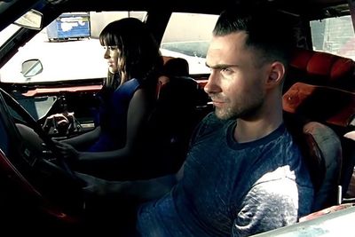 Adam Levine Sering Nyanyi Lagu Tema Selingkuh di Maroon 5, Salah Satunya Wake Up Call
