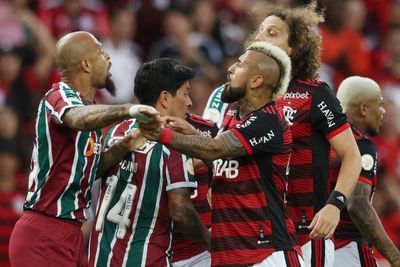 Panas! 5 Kartu Merah Keluar di Laga Flamengo vs Fluminese, David Luiz Terseret