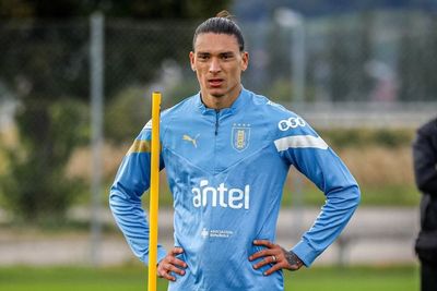 Darwin Nunez Bikin Tepok Jidat: Rebut Bola Grasak-grusuk, Kirim Umpan Nyusahin Teman