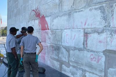 Aksi Vandalisme oleh Seorang Pria di Monumen Obelisk, Washington, Pelaku Ditangkap!