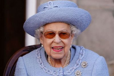 Penipu di Twitter Sebut Ratu Elizabeth II Belum Meninggal, Tapi Dikirim ke Pulau Terpencil