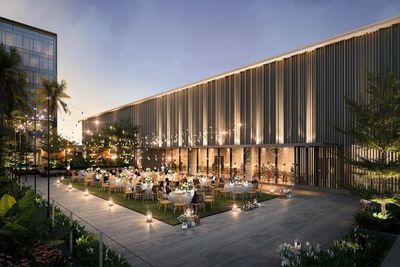 Nikmati Indahnya Pemandangan Kota dan Pegunungan Semarang dari Hotel Bintang 5 Ini