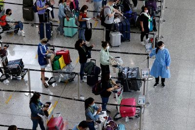 Hong Kong Cabut Aturan Karantina dan Tes PCR untuk Wisatawan Mulai 26 September