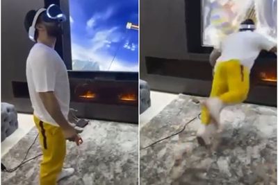 Saking Serunya Main Game Virtual Reality, Kepala Pria Ini Tabrak TV