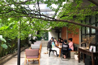 Unik! Harus Lewat Lorong Gelap untuk Menuju Coffee Shop Ini, Hidden Gem di Jaksel