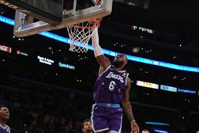 LeBron James Akhirnya Tampil Botak, Ikuti Jejak Legenda NBA Lainnya