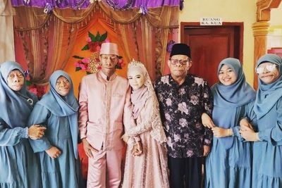 Kisah Hidup Surya Manurung, Pria Pengidap Sindrom Langka yang Nikahi Gadis Cantik