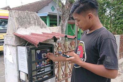 Keren! Niat Bantu Warga Kampung Bisa Akses Internet, Pemuda di Klaten Pasang WiFi Koin