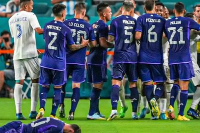Lionel Messi Dikasarin, Skuad Argentina Langsung Pasang Badan
