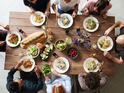Manfaat Makan Bersama: Solusi Emosional di Tengah Dunia yang Terpisah