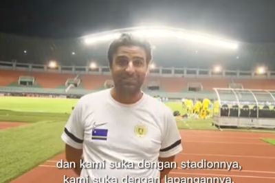 Staf Manajer Curacao Ngaku Suka Stadion Pakansari, Netizen: Janji Gak Ngeluh Pas Hujan?