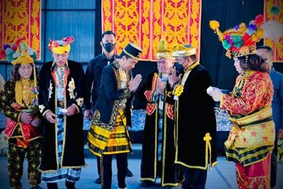 Presiden Jokowi Dapat Gelar Kehormatan La Ode Muhammad Joko Widodo dari Kesultanan Buton