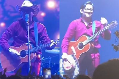 Momen Andre Taulany Terharu Penonton Kompak Nyanyikan Lagu Stinky Mungkinkah
