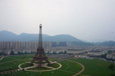 Di China Ada Menara Eiffel, Mirip Banget Sama yang di Paris
