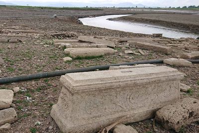 Geger! Ada Makam Tiba-tiba Bermunculan di Tengah-tengah Waduk Gajah Mungkur, Kenapa?