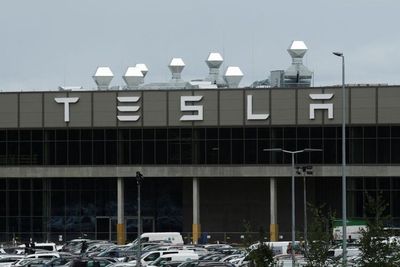 Pabrik Tesla di Jerman Kebakaran, Beruntung Tak Ada Korban Jiwa