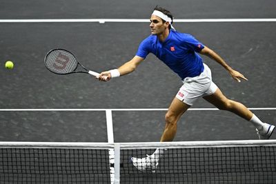 Bikin Heboh! Penonton Ini Bakar Diri di Pertandingan Terakhir Roger Federer