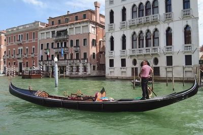4 Fakta Gondola Venesia yang Mencengangkan, Salah Satunya Sengaja Dibuat Miring