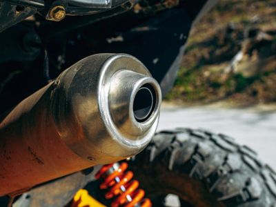 Simak Bahaya Knalpot Motor Kemasukan Air yang Harus Dipahami!