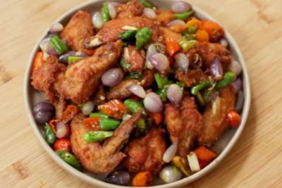 Resep Ayam Goreng Oseng Bawang ala Chef Devina: Enak dan Gurih, Bikin Nambah Nasi!