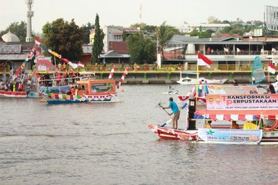 Karnaval di Jalan Sudah Biasa, di Parepare Digelar di Laut Lepas Sambil Tangkap Itik