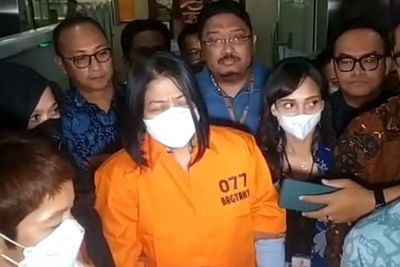 Resmi Ditahan, Putri Candrawathi Terisak Pakai Baju Orange: Saya Ikhlas, Titip Anak-anak!
