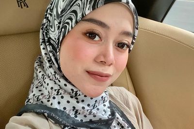 Datang Kondangan Lesti Kejora Tenteng Tas Seharga Mobil Tanpa Rizki Billar