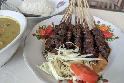 Langka! Sate Hingga Penis Kuda di Warung Ini Sering Jadi Rebutan, Enak Gak ya?