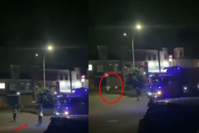 Nekat Hadang Truk Demi Konten, Para Bocah Ini Ujungnya Lari Terbirit-birit Dimarahi Sopir