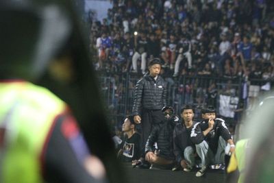Pentolan Bonek Soroti Keputusan LIB Gelar Laga Arema vs Persebaya pada Malam Hari