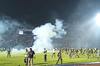 Detik-detik Tragedi Kanjuruhan yang Tewaskan Ratusan Orang