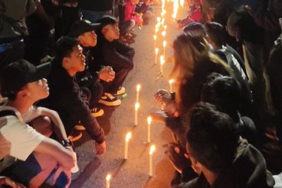 Potret Doa Bersama di Stadion Gajayana untuk Para Korban Tragedi Kanjuruhan
