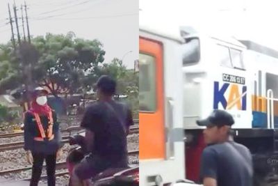Bahaya Banget! Pria Ini Nekat Terobos Palang Perlintasan Kereta Api, Ogah Dengerin Petugas