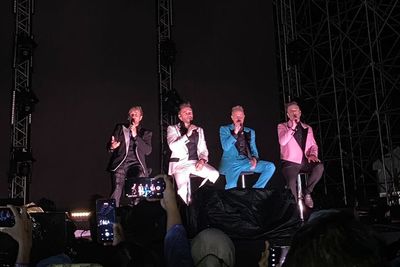 Konser Westlife di Prambanan Gak Ada Lampu dan Live Band, Ini Sebenarnya yang Terjadi