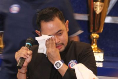 Menangis, Bos Arema Juragan 99 Siap Tanggung Jawab dan Terima Sanksi Tragedi Kanjuruhan